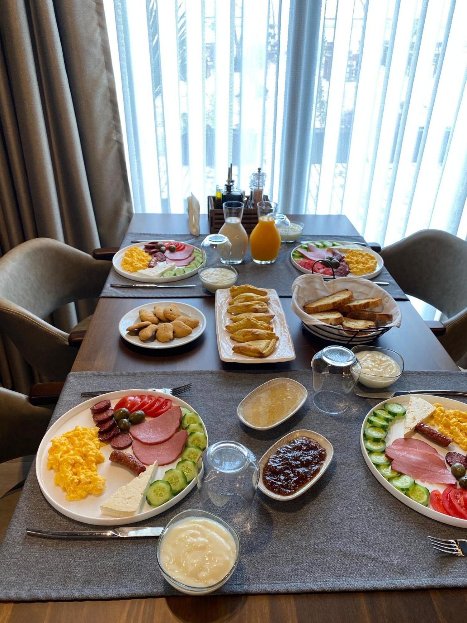 Hotel Flaer Shkoder Luaran gambar